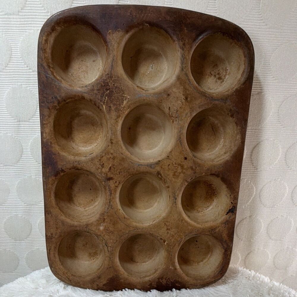 Pampered Chef #1465 Family Heritage 12-Cup Stoneware Muffin Pan USA